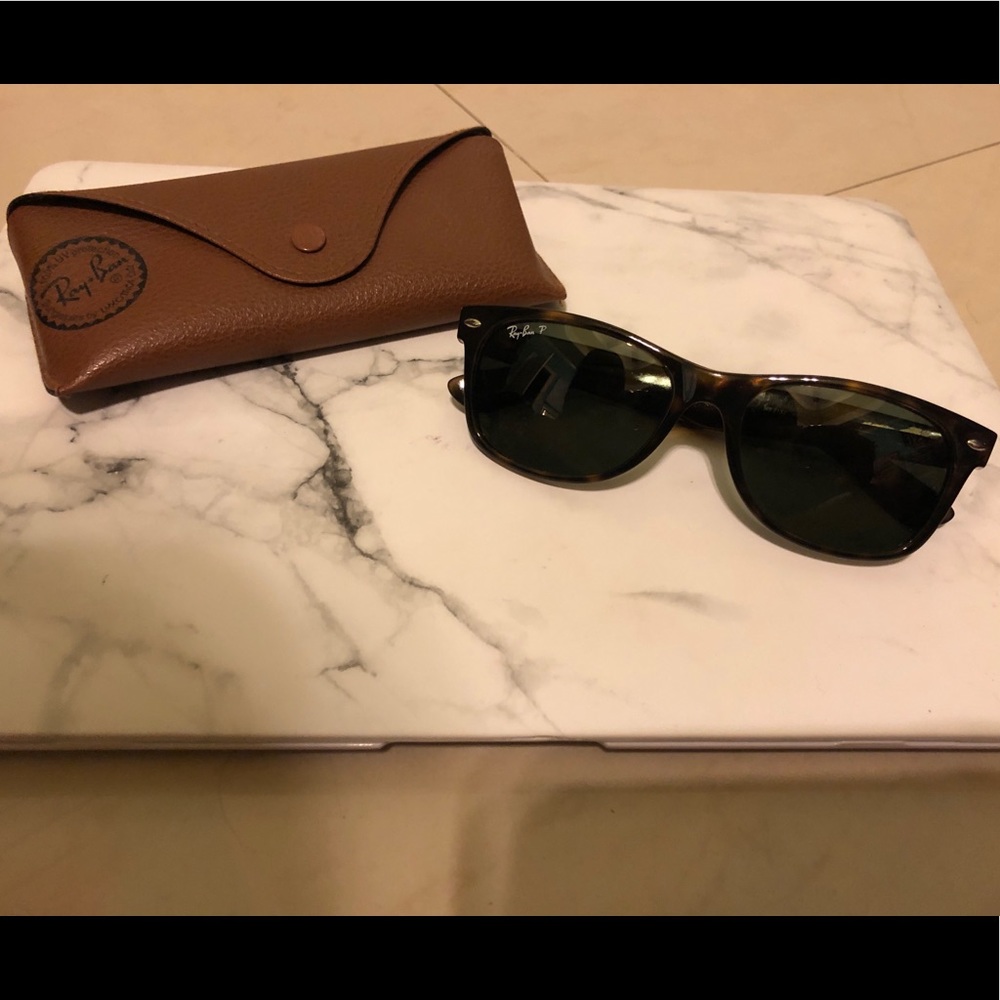 Women’s Ray Ban Wayfarer Sunglasses